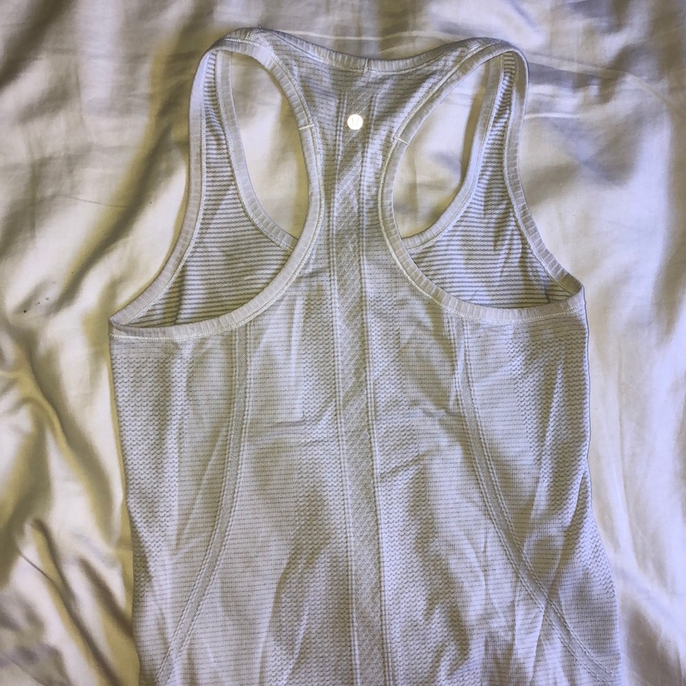 Lululemon swiftly tech racer back tank size 4